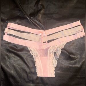 VICTORIA’S SECRET VERY SEXY CHEEKY PANTY MEDIUM